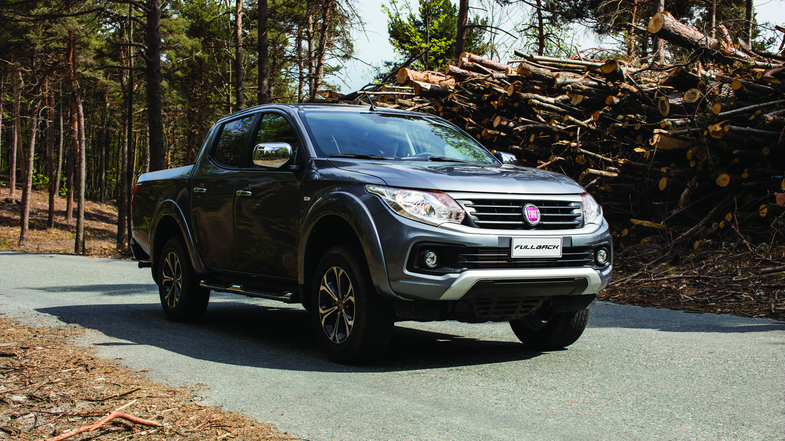 Fiat llega con Fullback al segmento de camionetas medianas