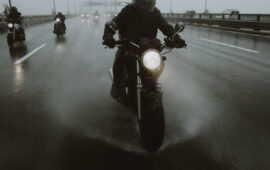 Todos los tips para conducir la moto con frío y lluvia