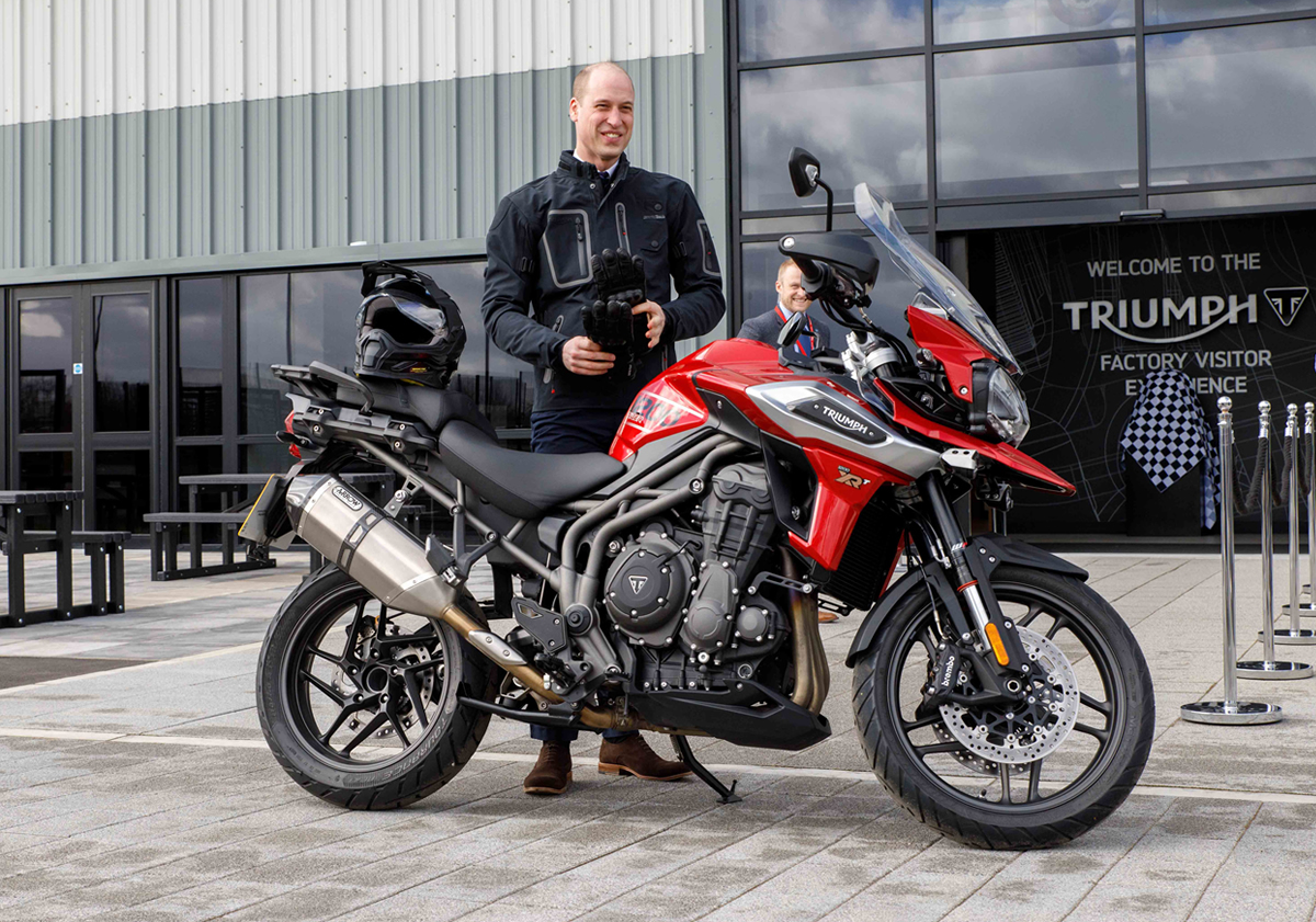 Test drive real: príncipe Guillermo conoce la gama 2018 de Triumph