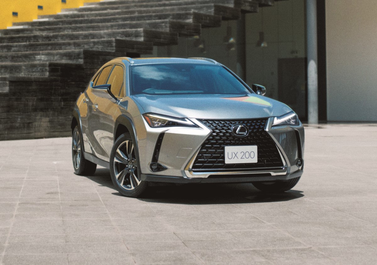 Lexus apunta a los clientes más jóvenes con el crossover UX