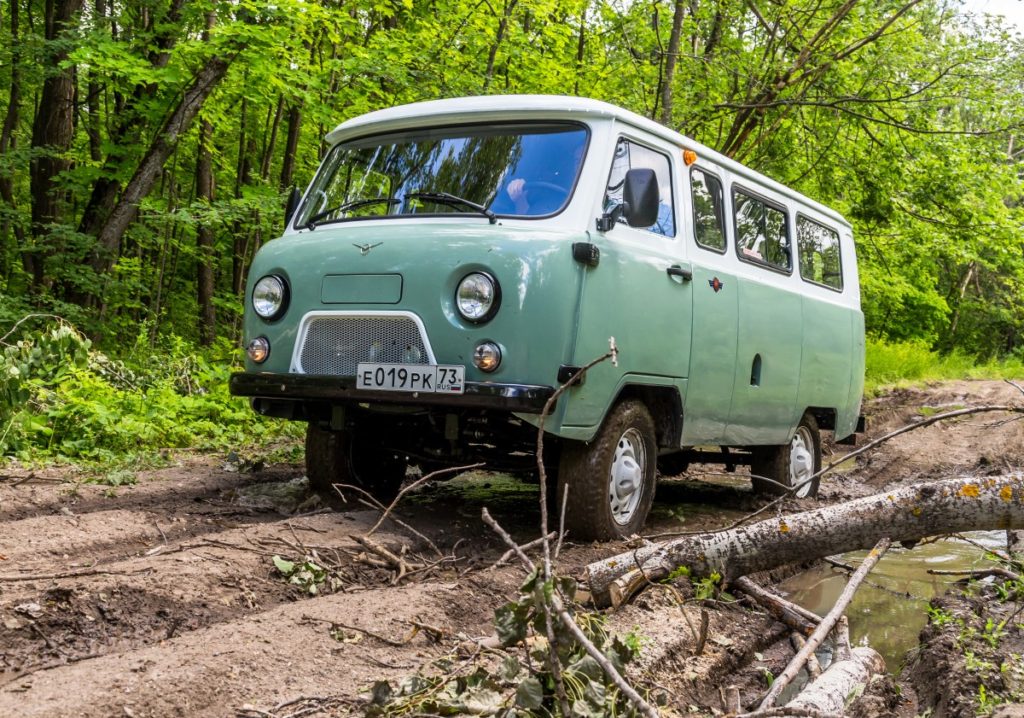 UAZ Bukhanka es el todoterreno más retro que pueda existir