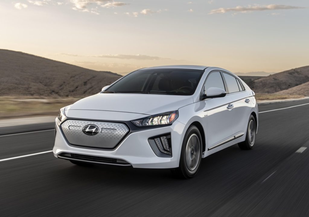 Hyundai Ioniq se renueva con autonomía de hasta 373 kilómetros