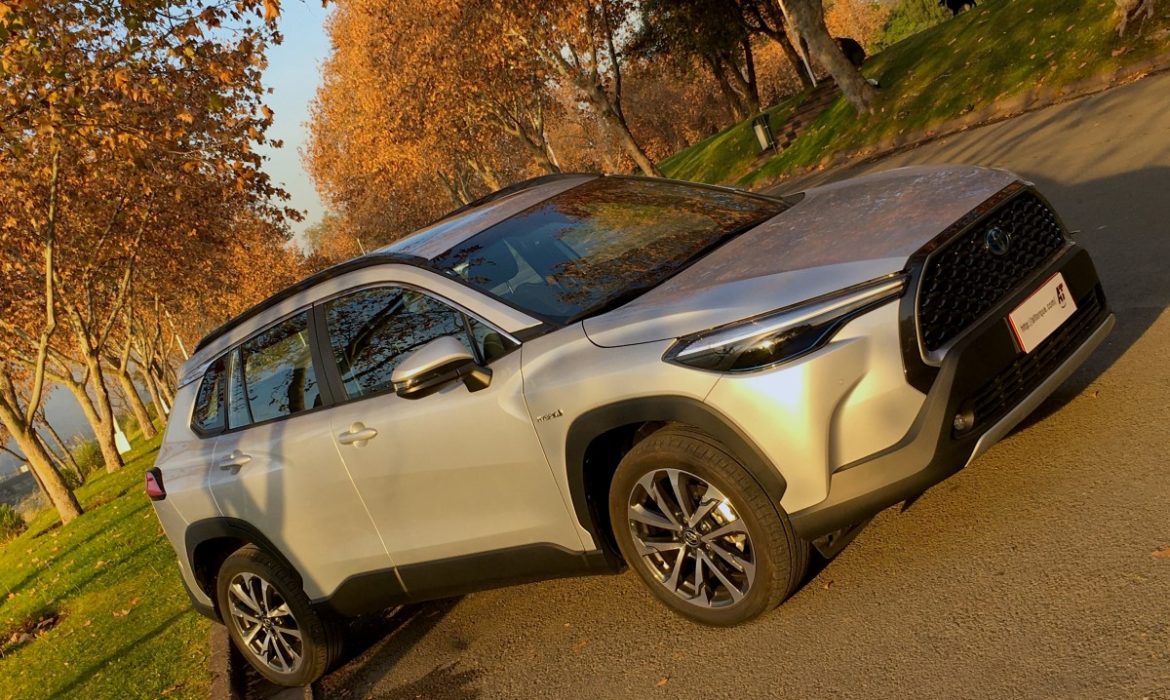 Prueba de manejo: la apabullante eficiencia del Toyota Corolla Cross Hybrid