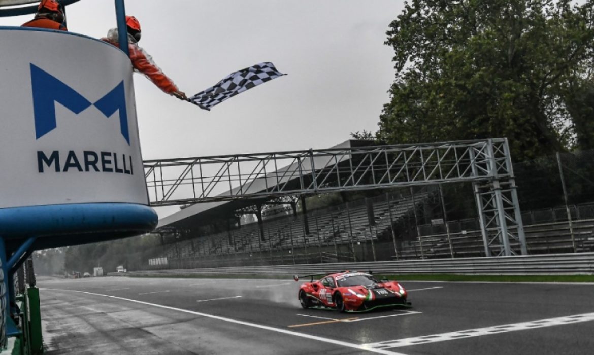 GT Open International: Benjamín Hites triunfa bajo la lluvia en Monza