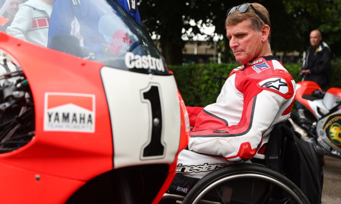 Campeón de velocidad con paraplejia regresa con su Yamaha YZR500