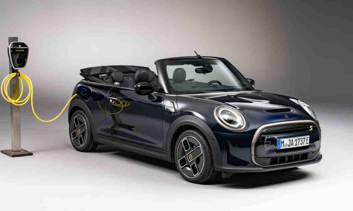 mini-cooper-se-cabrio