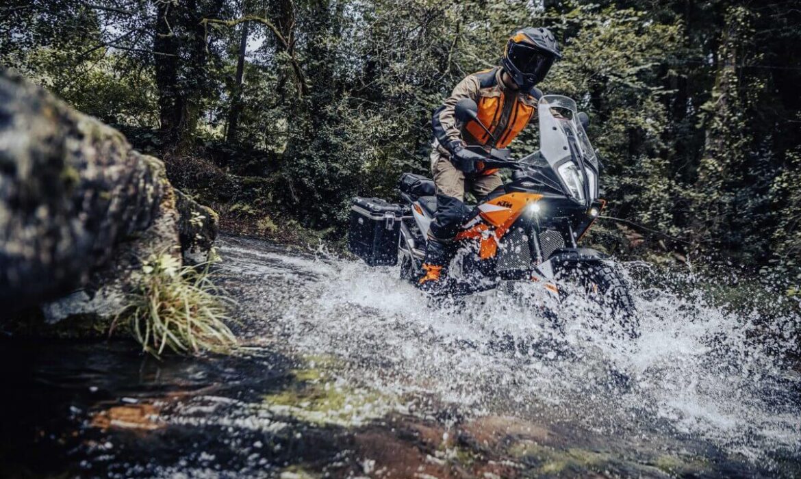 KTM 890 Adventure 2023 se estrena en la Copa del Rey