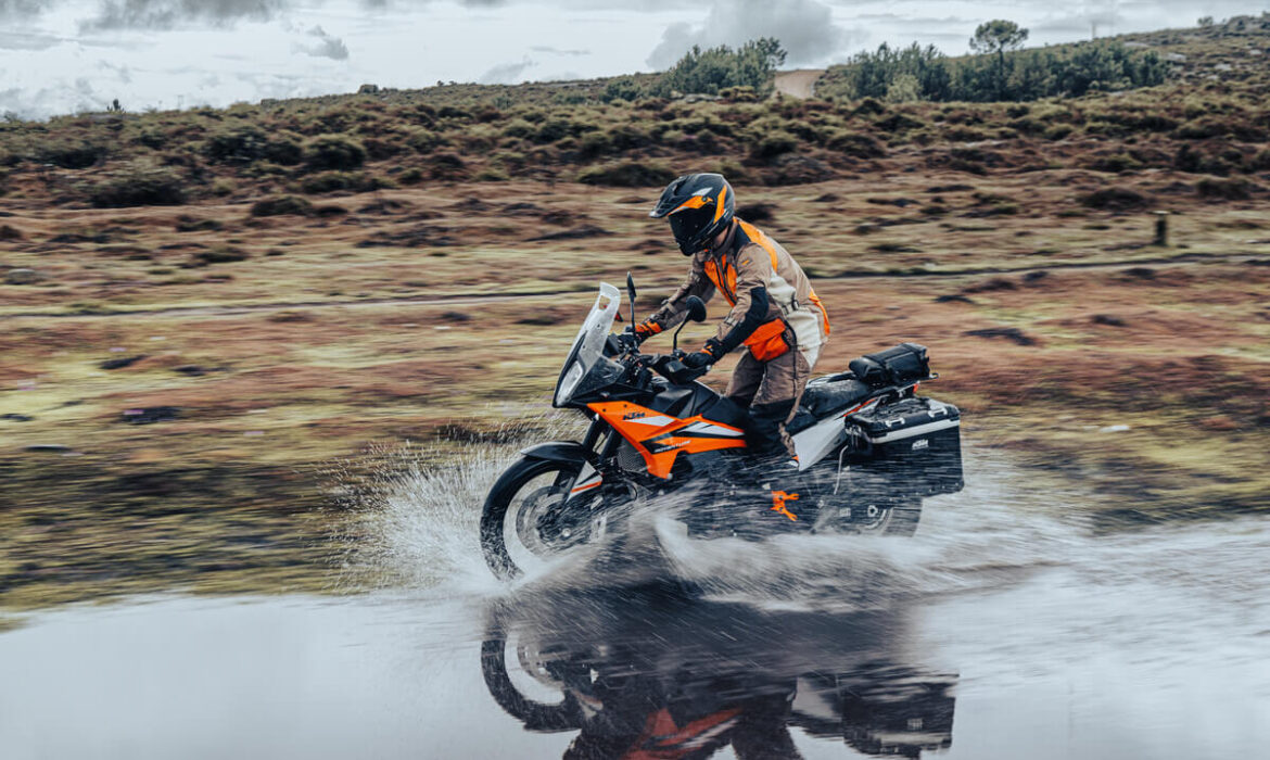 KTM 890 Adventure 2023 se estrena en la Copa del Rey