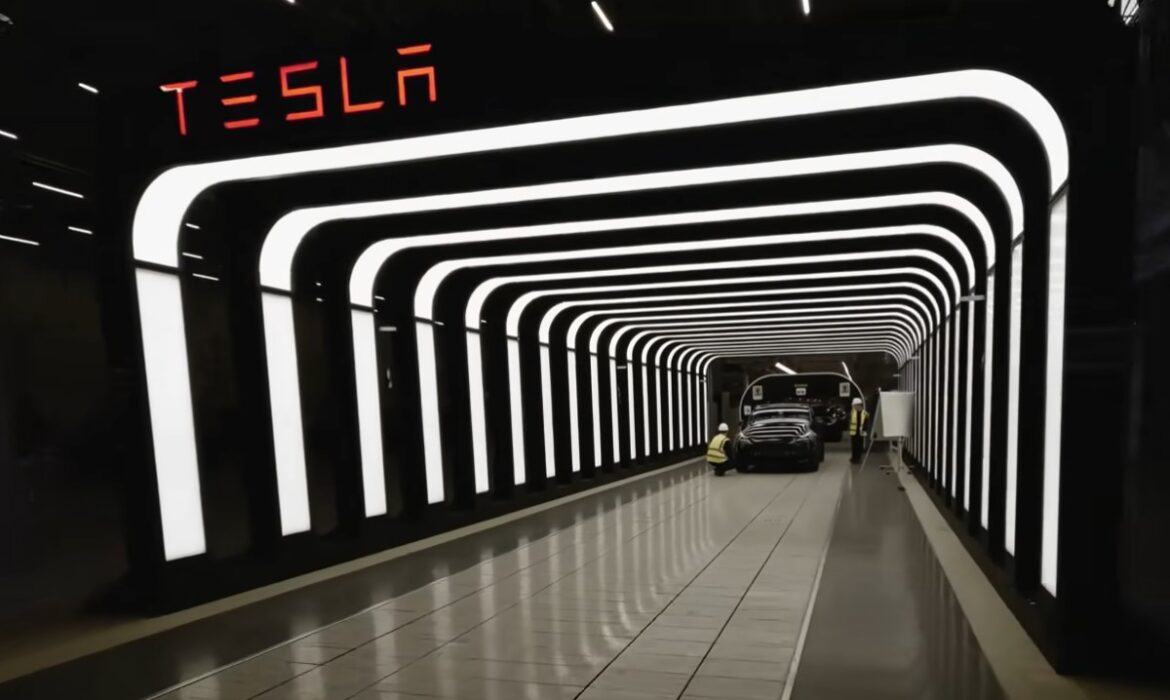 Tesla y Elon Musk buscan en Chile litio para sus baterías