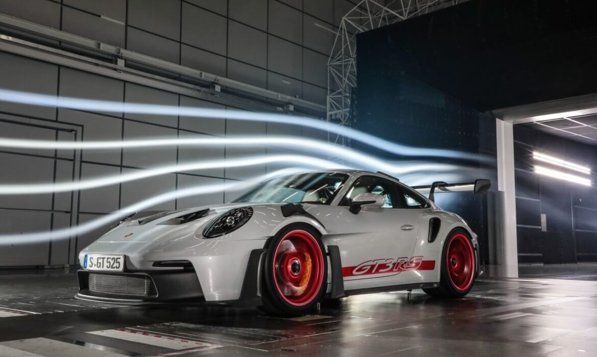 Porsche 911 GT3 RS 2023 sale con DRS a las calles de Chile