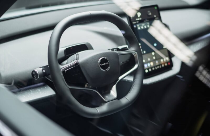Volvo EX30 2024: inicia preventa el SUV eléctrico más asequible de la marca