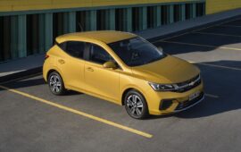 Chevrolet Sail 2024 presenta en Chile su deportiva versión hatchback