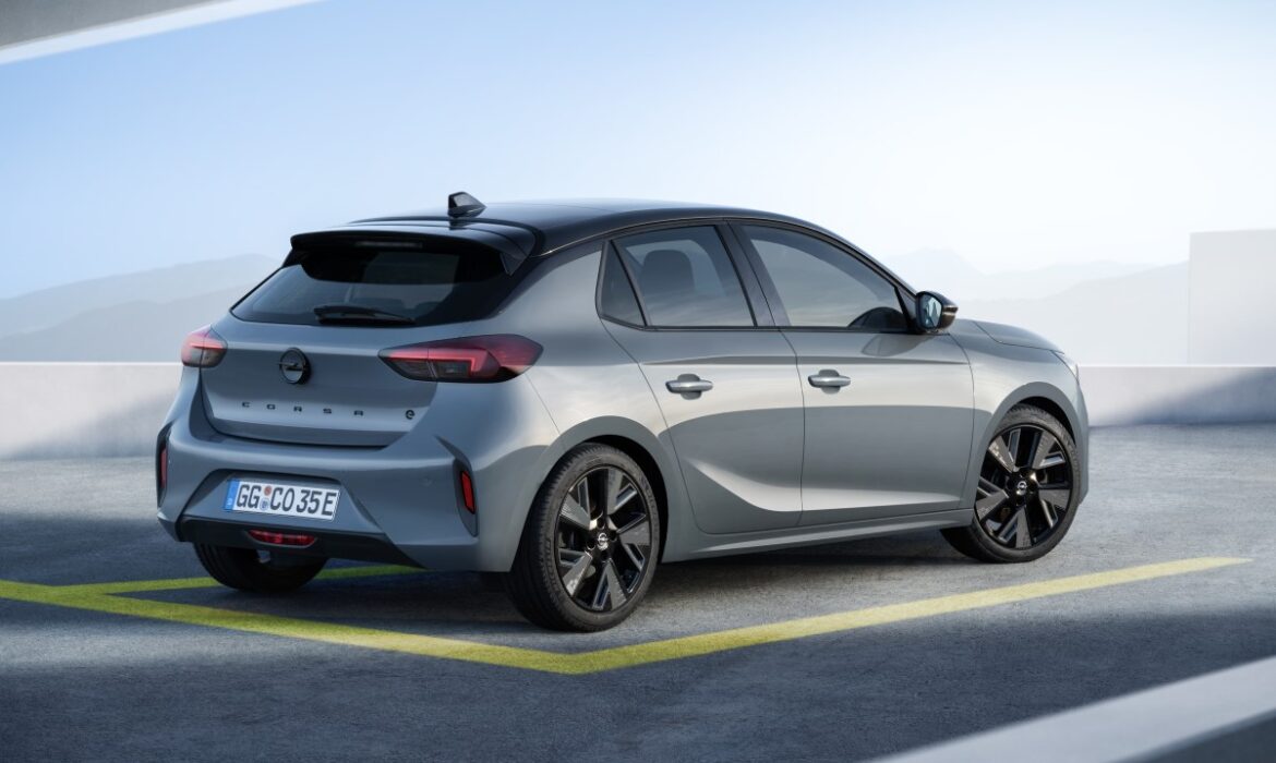 Opel Corsa 2024 llega a Chile con seis airbags y tres versiones