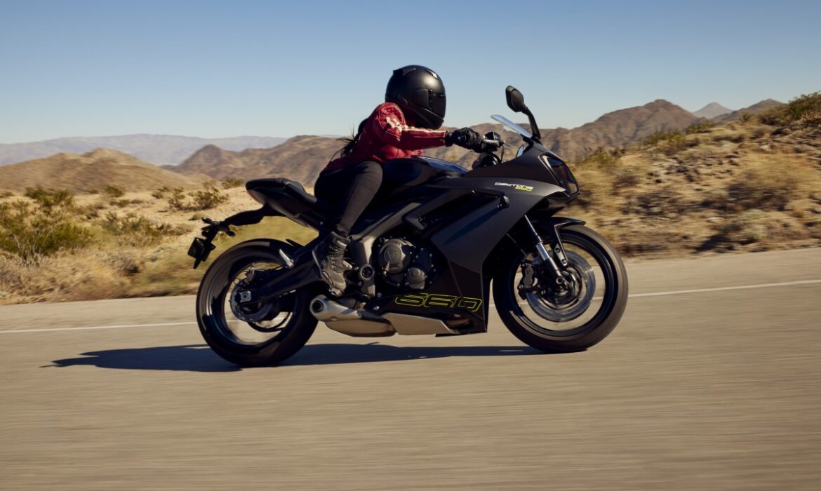 Triumph Daytona 660 2024: deportiva de media cilindrada se abre paso