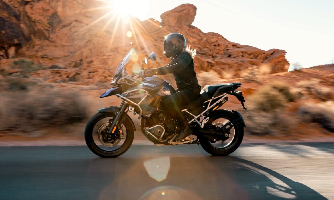 Triumph Tiger 1200 2024: la bigtrail evoluciona en diseño y confort