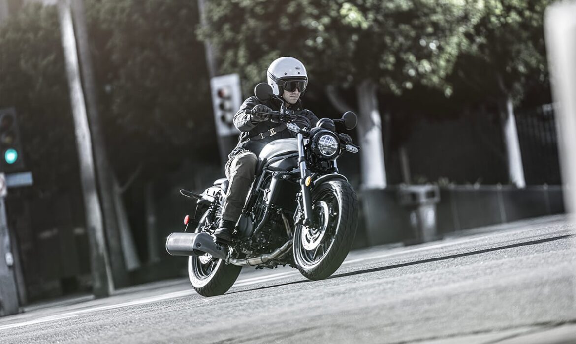 Kawasaki Eliminator 2024: clásica moto cruiser revive más tecnológica