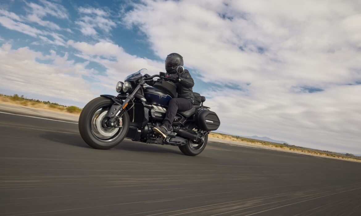 Triumph Rocket 3 Storm 2024 rompe marcas de potencia y torque