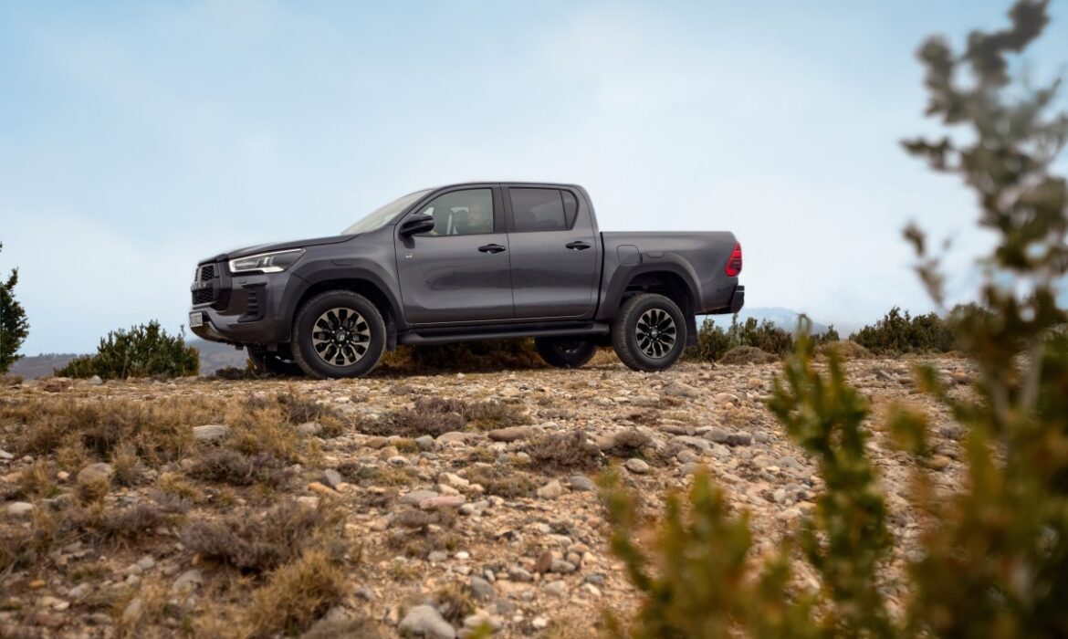 Camionetas más vendidas de Chile: Mitsubishi L-200 y Toyota Hilux libran batalla