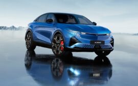 Alpine A390: nuevo sport fastback es un auto de carreras con traje
